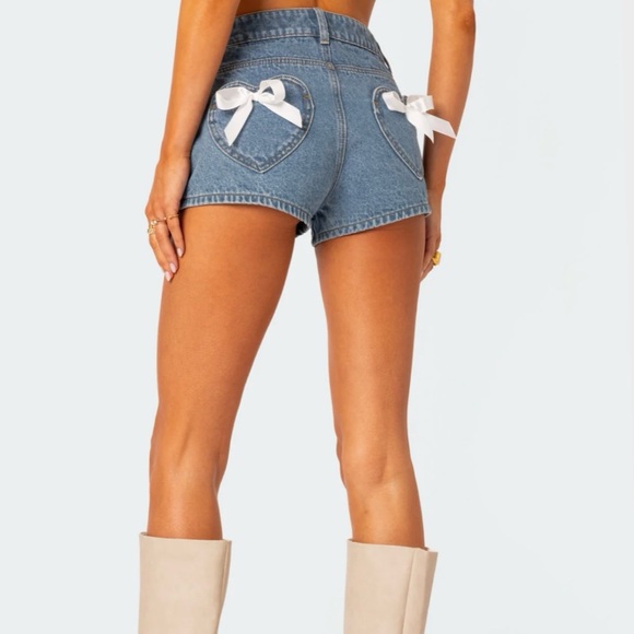 Edikted Bow Shorts - Picture 3 of 5